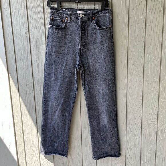 Levi’s Ribcage High Rise Distressed Black Ankle Straight Jeans 28 - Picture 1 of 13